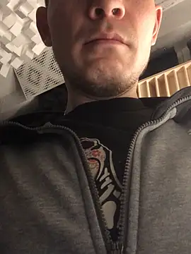 Spielzeugtwink online show from November 19, 5:35 pm