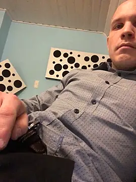 Spielzeugtwink online show from March 7, 7:30 pm