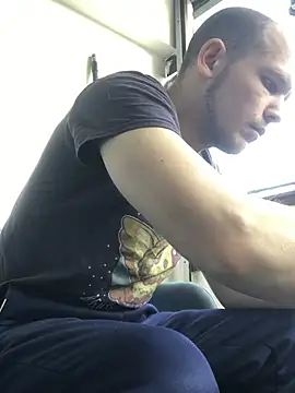 Spielzeugtwink online show from April 27, 12:47 pm