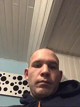 Spielzeugtwink online show from November 26, 12:21 am