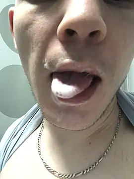 Spielzeugtwink online show from March 10, 11:20 pm