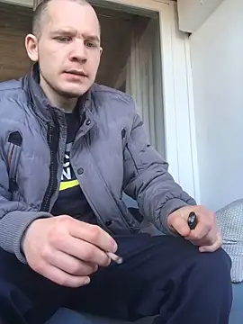 Spielzeugtwink online show from April 7, 12:51 pm