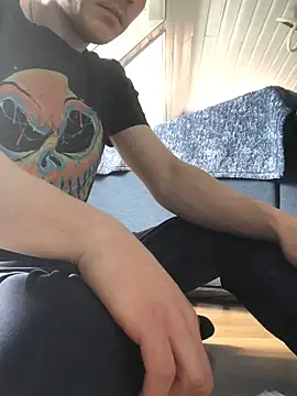 Spielzeugtwink online show from June 21, 11:27 am