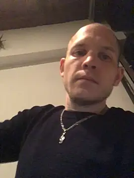 Spielzeugtwink online show from May 20, 11:02 pm
