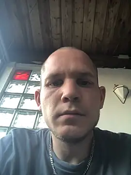 Spielzeugtwink online show from June 24, 7:11 pm