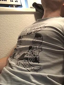 Spielzeugtwink online show from June 8, 5:57 pm