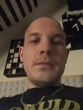 Spielzeugtwink online show from March 9, 5:27 pm