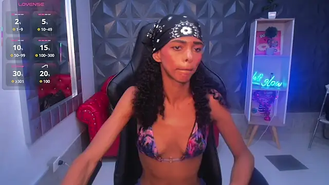 becky lynch 102 online show from November 27, 5:13 pm