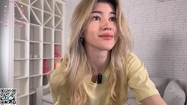 Snapshot of KissYourTessa chatting on June 4, 2:27 am KissYourTessa online show from June 4, 2:27 am