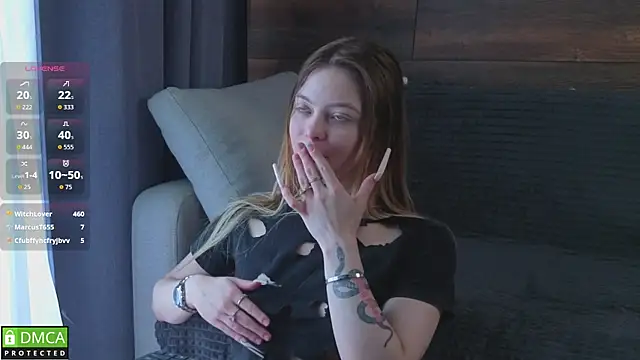 EmilieLong online show from April 11, 7:45 am