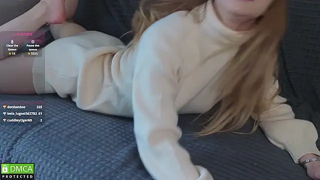 EmilieLong online show from March 27, 8:26 am