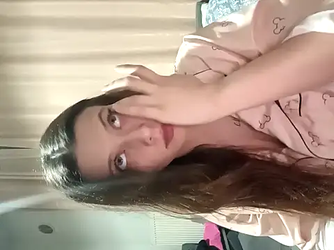 Snapshot of DevinAras chatting on November 21, 12:31 am DevinAras online show from November 21, 12:31 am