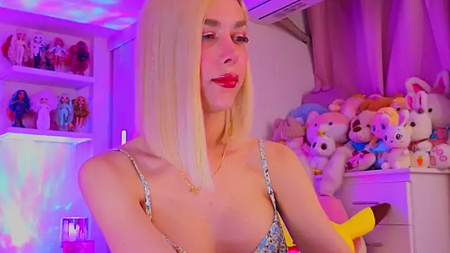 Snapshot of MadamBarbiee chatting on March 6, 10:49 pm MadamBarbiee online show from March 6, 10:49 pm