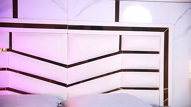 luciana agudelo online show from February 14, 7:14 pm