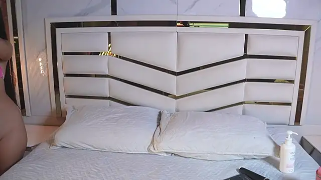 luciana agudelo online show from March 15, 7:21 pm