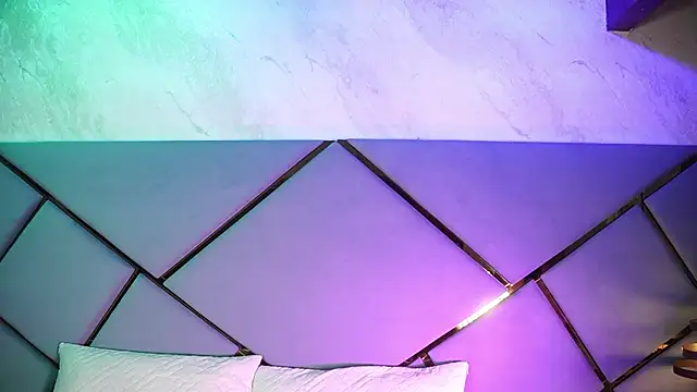 luciana agudelo online show from April 9, 7:20 pm