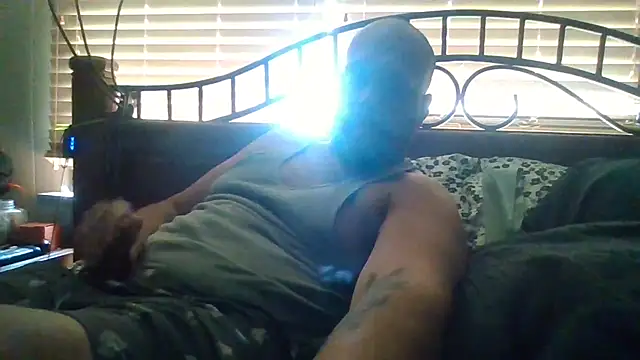 BigriskDaddy92 online show from December 5, 8:28 pm