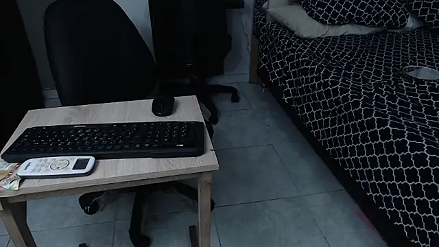 sweett love  online show from December 3, 2:12 am