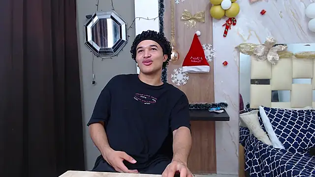 sweett love  online show from December 5, 3:27 am