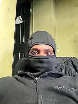 Snapshot of 24denio chatting on December 22, 2:39 pm 24denio online show from December 22, 2:39 pm