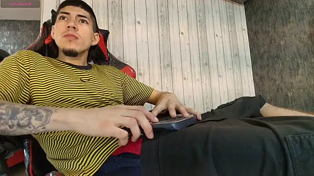 yeikoox online show from November 27, 2:01 am