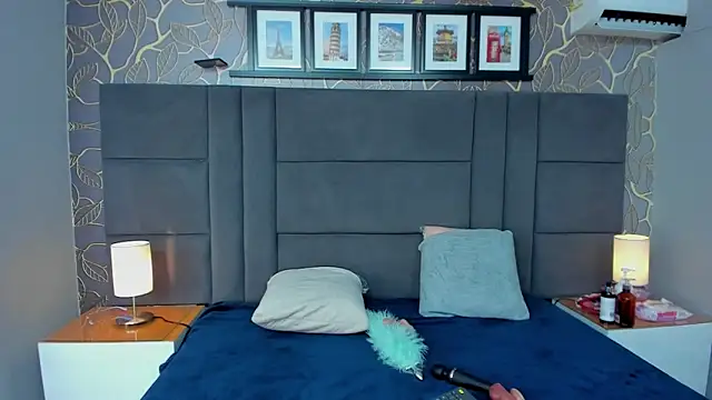 monserrat cutte online show from December 18, 3:55 am