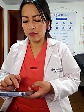 JustSamantha  online show from February 20, 1:02 pm