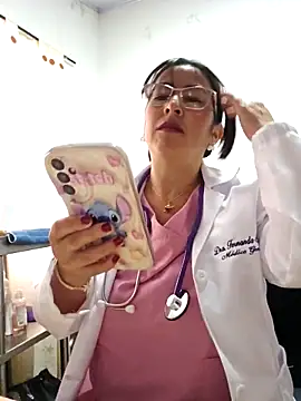 JustSamantha  online show from November 26, 12:05 pm