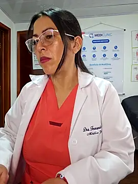 JustSamantha  online show from February 7, 12:57 pm