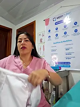 JustSamantha  online show from March 10, 11:58 am