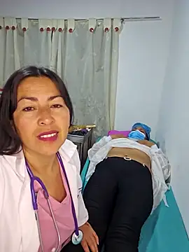 JustSamantha  online show from April 3, 9:05 am