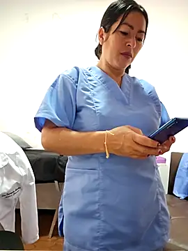 JustSamantha  online show from November 27, 12:05 pm