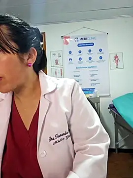 JustSamantha  online show from March 6, 12:33 pm