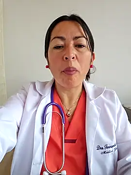 JustSamantha  online show from December 3, 1:32 pm