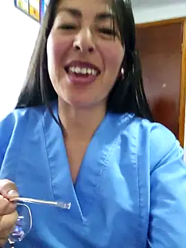 JustSamantha  online show from March 15, 12:06 am