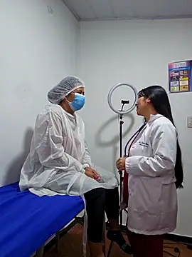 JustSamantha  online show from April 10, 11:28 am