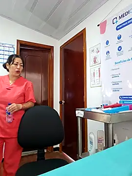 JustSamantha  online show from March 11, 12:43 pm