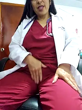 JustSamantha  online show from April 2, 9:16 am