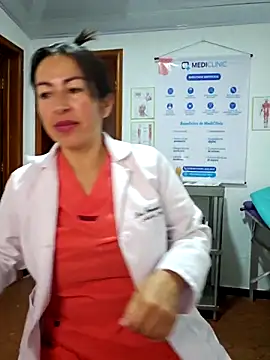 JustSamantha  online show from March 3, 11:50 am