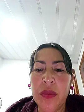 JustSamantha  online show from April 18, 10:50 am