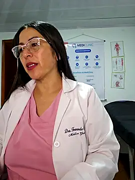 JustSamantha  online show from February 11, 12:05 pm