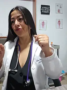 Snapshot of JustSamantha_ chatting on June 12, 11:19 am JustSamantha online show from June 12, 11:19 am