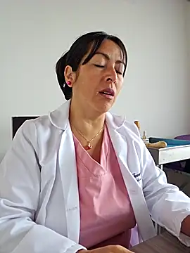 JustSamantha  online show from December 4, 1:21 pm