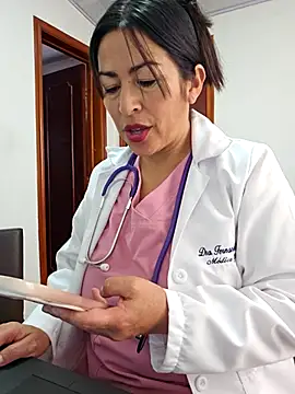 JustSamantha  online show from December 22, 2:28 pm