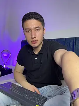 Snapshot of Ethan-Connor chatting on November 20, 8:31 pm Ethan-Connor online show from November 20, 8:31 pm