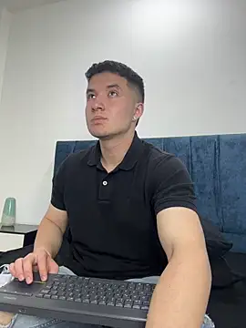 Ethan-Connor online show from November 28, 8:42 pm