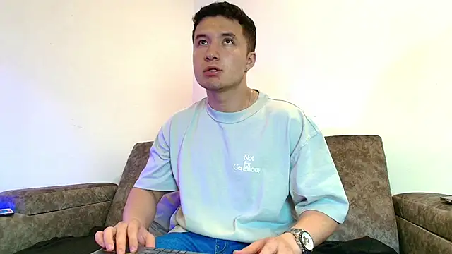 Ethan-Connor online show from December 5, 7:45 pm