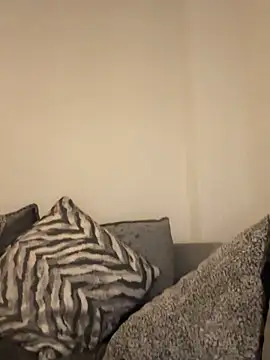 Snapshot of BootyQueenApril chatting on December 5, 9:23 pm BootyQueenApril online show from December 5, 9:23 pm