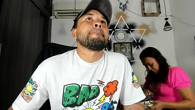 StephaniaAndRandy online show from December 4, 4:50 pm