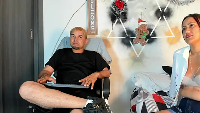 StephaniaAndRandy online show from December 19, 1:24 pm